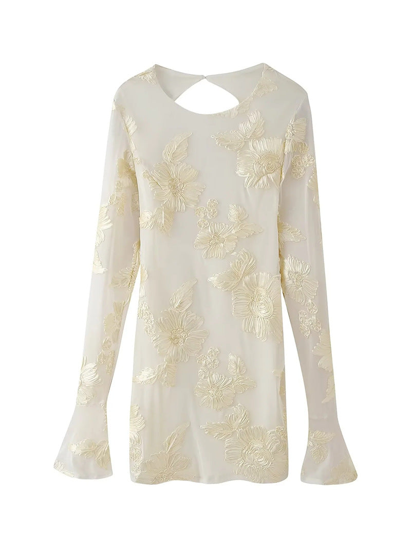 Damen nan bestickte Chiffonbluse mit floraler 3D-Applikation, Cut-Out Rücken und ausgestellten Manschetten Drune