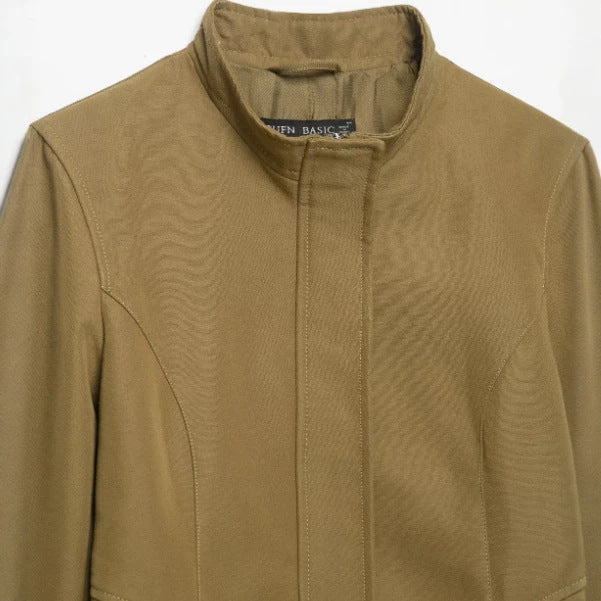 Damen Taillierte Kurzjacke mit Schößchen und Stehkragen Drune