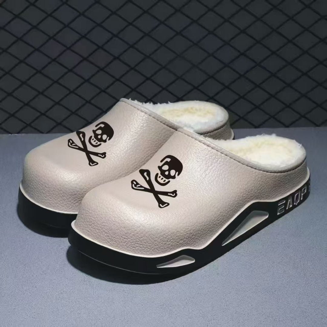 Herren Gefütterte PU-Clogs mit Totenkopfprint und profilierter EVA-Sohle Drune