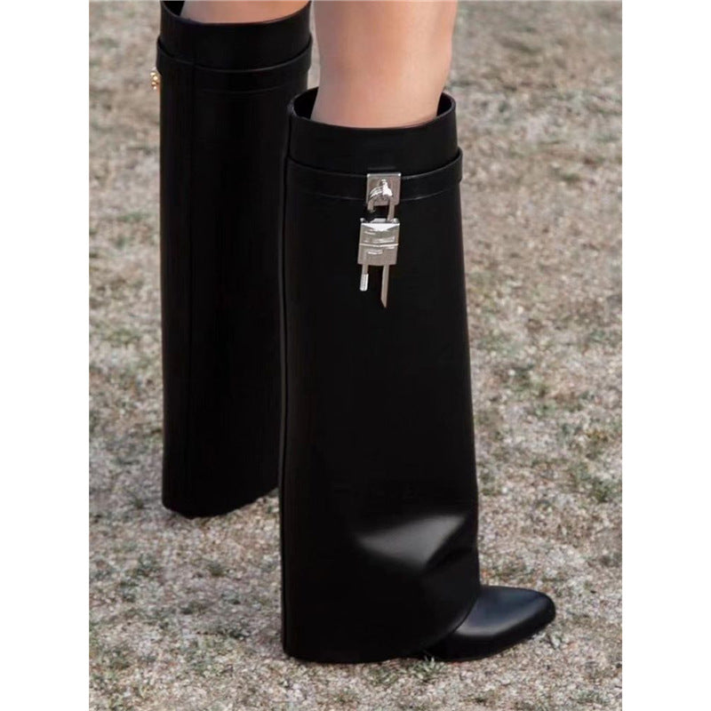 Damen kniehohe Lederstiefel mit konischem Schaft und Schloss-Applikation Drune