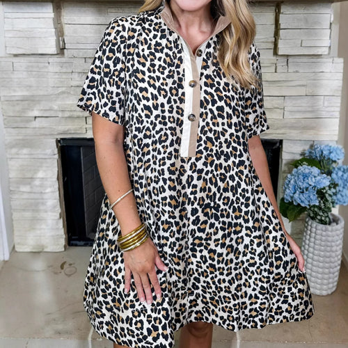 Damen Kleid mit modernem Kragen und stylischem Tierdruck Drune