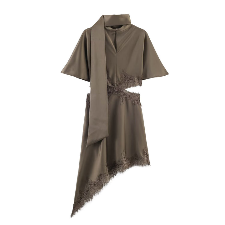 Damen Wickelkleid mit elegantem asymmetrischen Schnitt und zarter Spitzenverzierung Drune