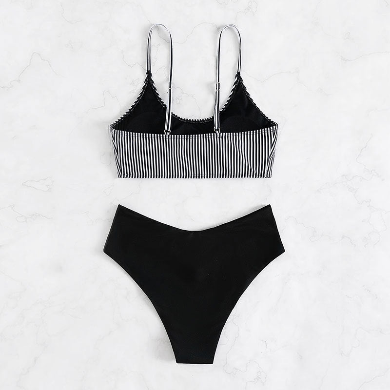 Damen Bikini-Set mit lässigem Streifenoberteil und hochgeschnittenem Slip Drune
