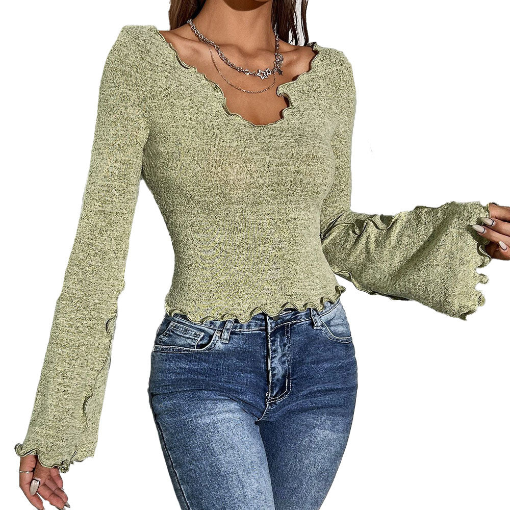 Damen figurbetontes Feinstrick-Longsleeve mit V-Ausschnitt, welligem Saum und Glockenärmeln Drune