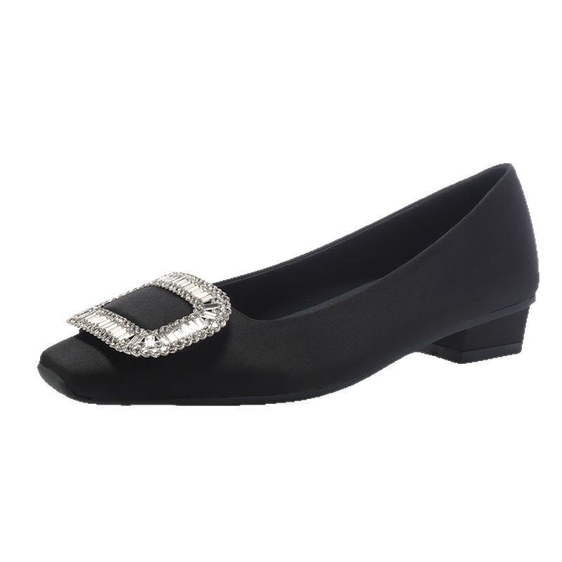 Damen Satin-Ballerinas mit quadratischer Zehenbox, mittlerem Blockabsatz und Kristallschnalle Drune