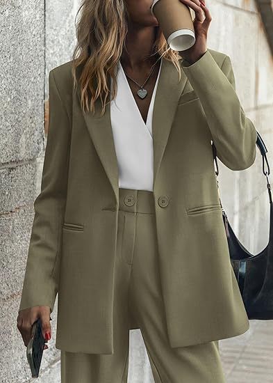 Damen Elegantes Anzugset mit taillierter Silhouette und modernen Akzenten Drune