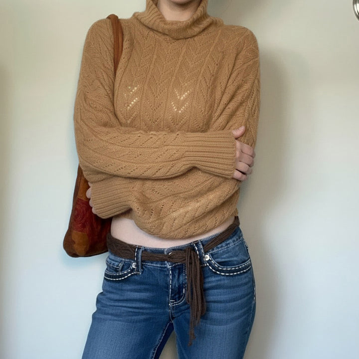 Damen Kurz geschnittener Rollkragen-Strickpullover mit Ballonärmeln und seitlicher Knopfleiste Drune