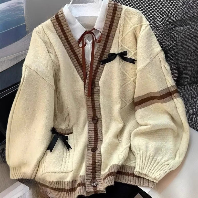 Damen lässige Strickjacke mit verspielten Details und großem V-Ausschnitt Drune