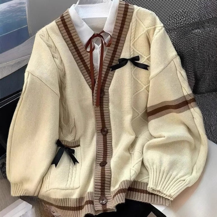 Damen lässige Strickjacke mit verspielten Details und großem V-Ausschnitt Drune