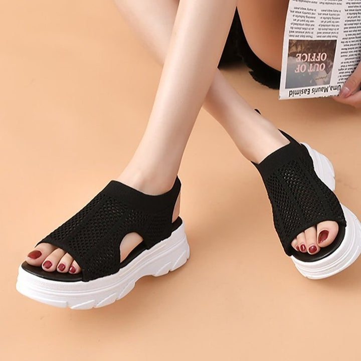 Damen nan Strick-Sandalette mit Fersenriemen, offener Zehenpartie und dämpfender Plateau-Laufsohle Drune