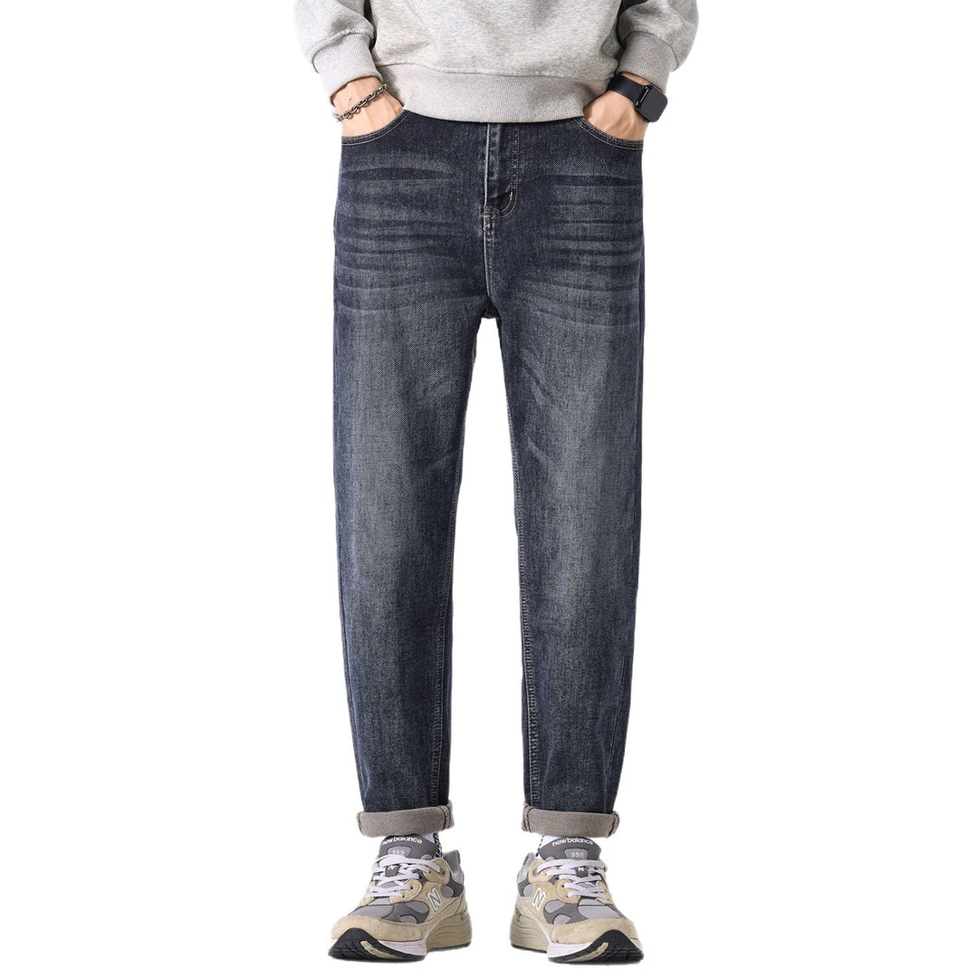 Herren konisch geschnittene Denimhose mit mittlerer Leibhöhe, relaxed Fit und dezenter Used-Optik Drune