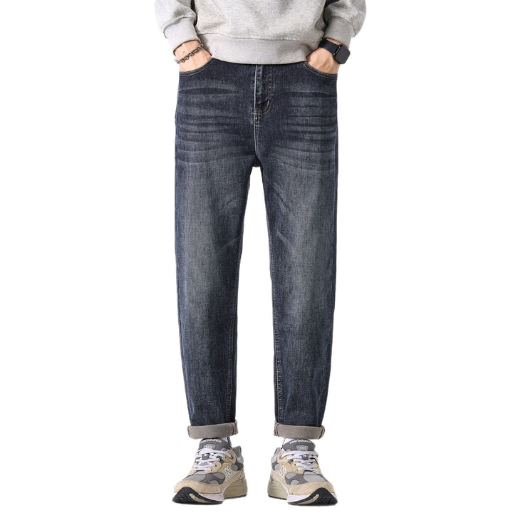 Herren konisch geschnittene Denimhose mit mittlerer Leibhöhe, relaxed Fit und dezenter Used-Optik Drune
