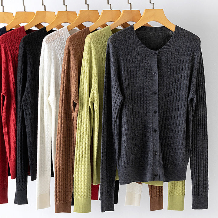 Damen Feinstrick-Cardigan mit Zopfmuster, Rundhalsausschnitt und Knopfleiste Drune