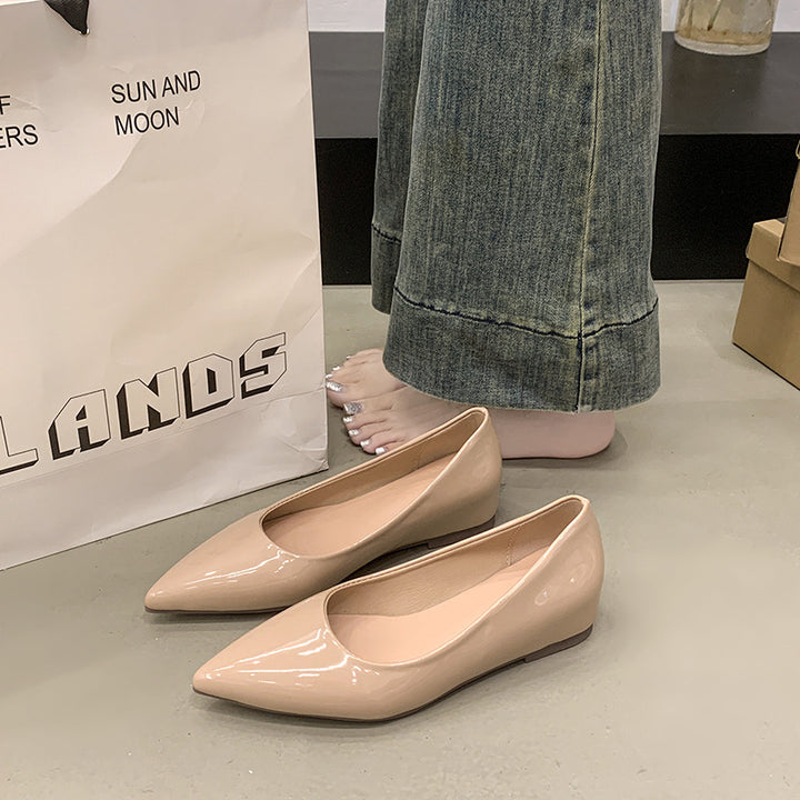 Damen Flache spitz zulaufende Lack‑Ballerina mit gepolstertem Komfortfußbett Drune