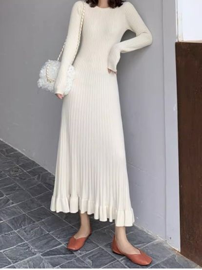 Damen Strickkleid mit weit ausgestelltem Saum und eleganten Rippdetails Drune