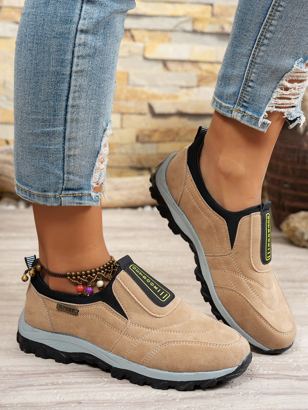 Damen  robuste Slip-On Outdoor-Sneaker mit Wildlederoptik, elastischem Schaft und profilierter Traktorsohle Drune