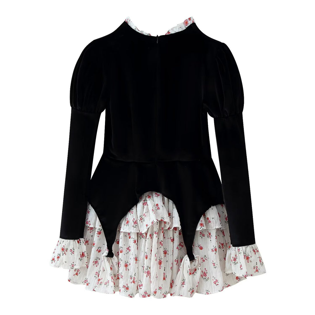 Damen Samt-Cropped-Jacke mit spitzem Schößchen, Perlenknopfleiste und Rüschenärmeln Drune