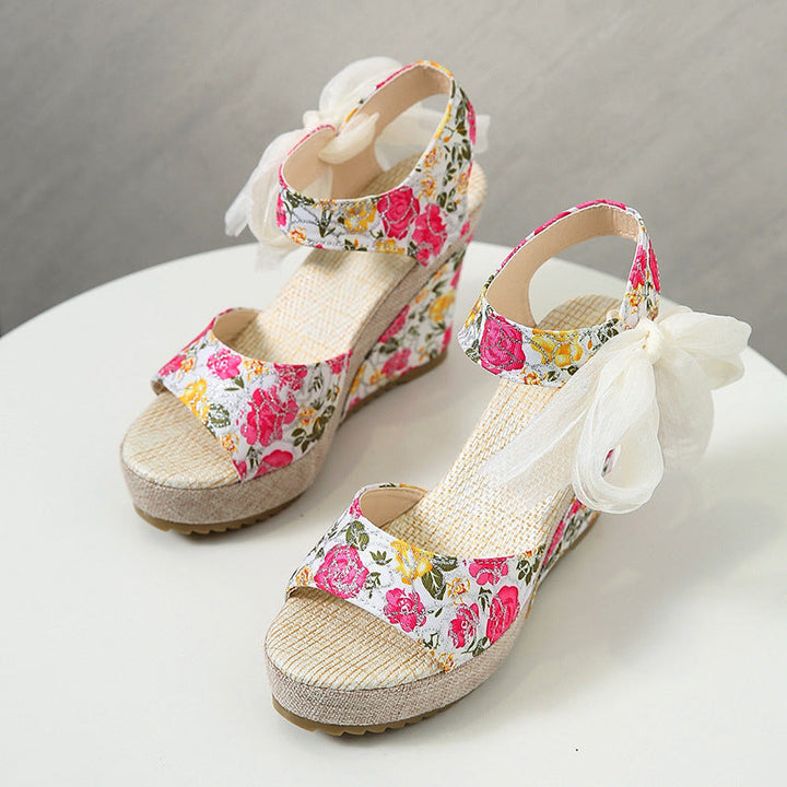 Damen Wedge-Sandaletten mit floralem Design und dekorativem Schleifendetail Drune