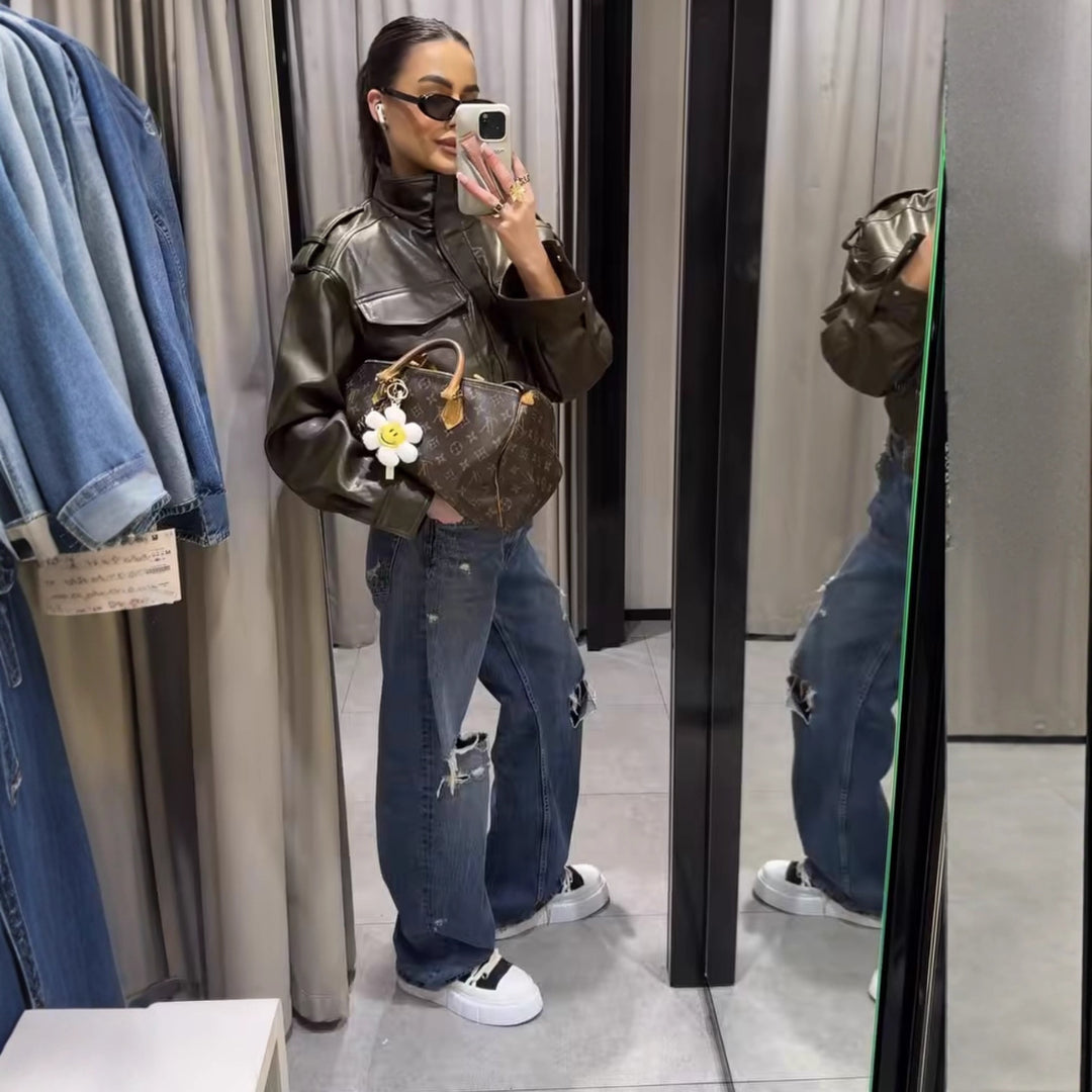 Damen 10+ kurzes Kunstleder‑Bomberjacke im Military‑Look mit Pattentaschen und Stehkragen Drune