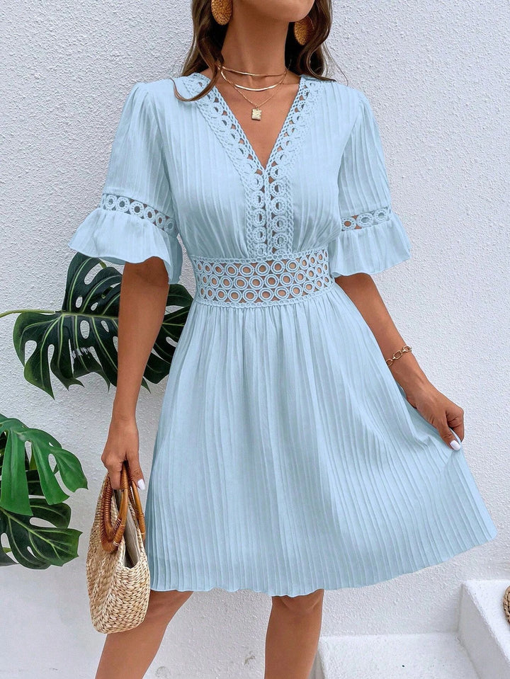 Damen Midikleid mit Plissee, Spitzeneinsatz in der Taille und Volantärmeln Drune