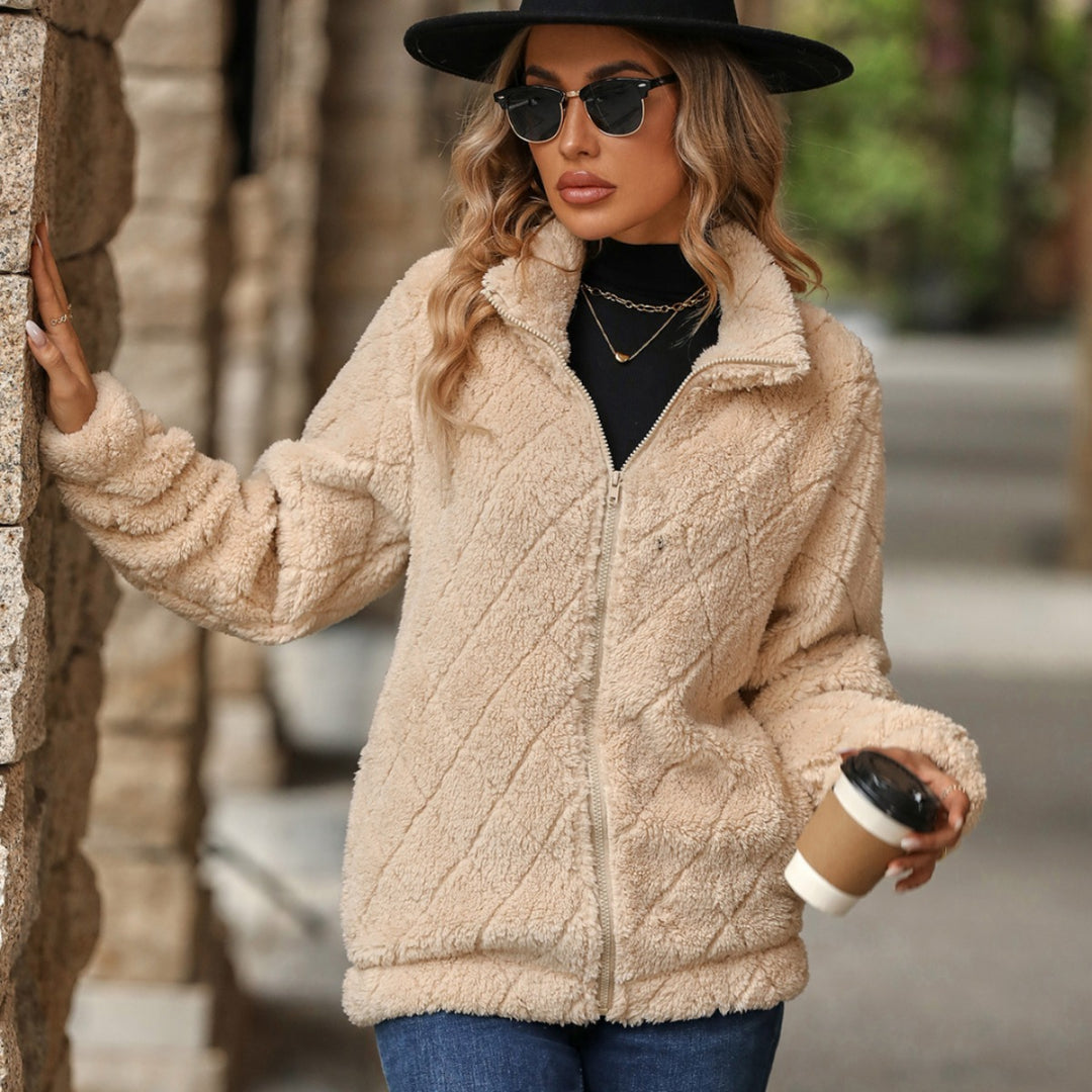 Damen Plüschjacke mit modernen Steppdetails Drune
