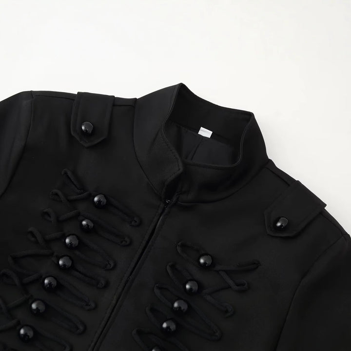Damen Kurze uniforminspirierte Jacke mit Stehkragen und dekorativen Kordel‑Applikationen Drune