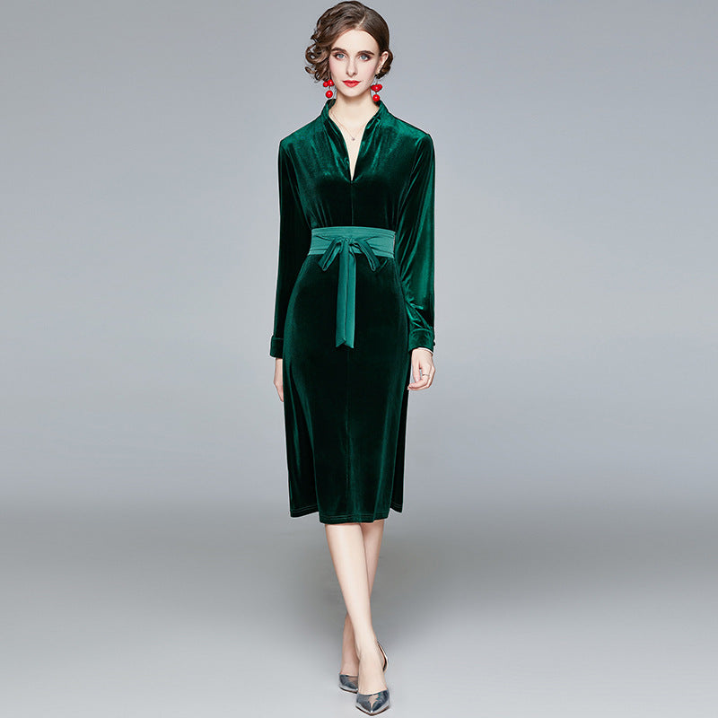 Damen Samt-Midikleid mit Stehkragen und tailliertem Bindegürtel Drune