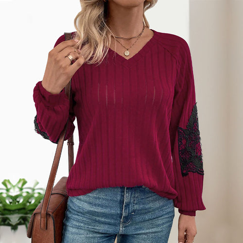 Damen Leichter Rippstrick-Pullover mit V-Ausschnitt und floraler Spitzenapplikation an den Ärmeln Drune