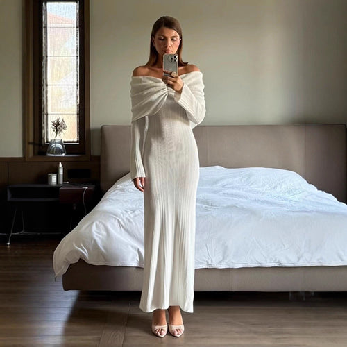 Damen Schulterfreies Maxikleid aus geripptem Feinstrick mit drapiertem Carmen‑Ausschnitt und figurnaher Silhouette Drune
