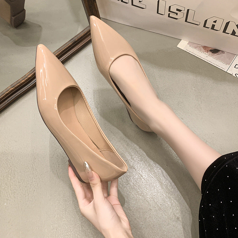 Damen Flache spitz zulaufende Lack‑Ballerina mit gepolstertem Komfortfußbett Drune