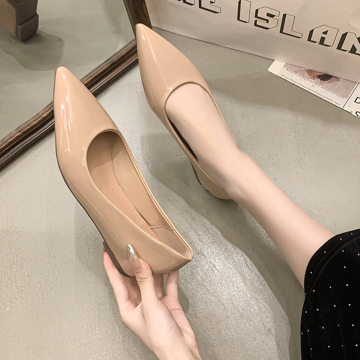 Damen Flache spitz zulaufende Lack‑Ballerina mit gepolstertem Komfortfußbett Drune