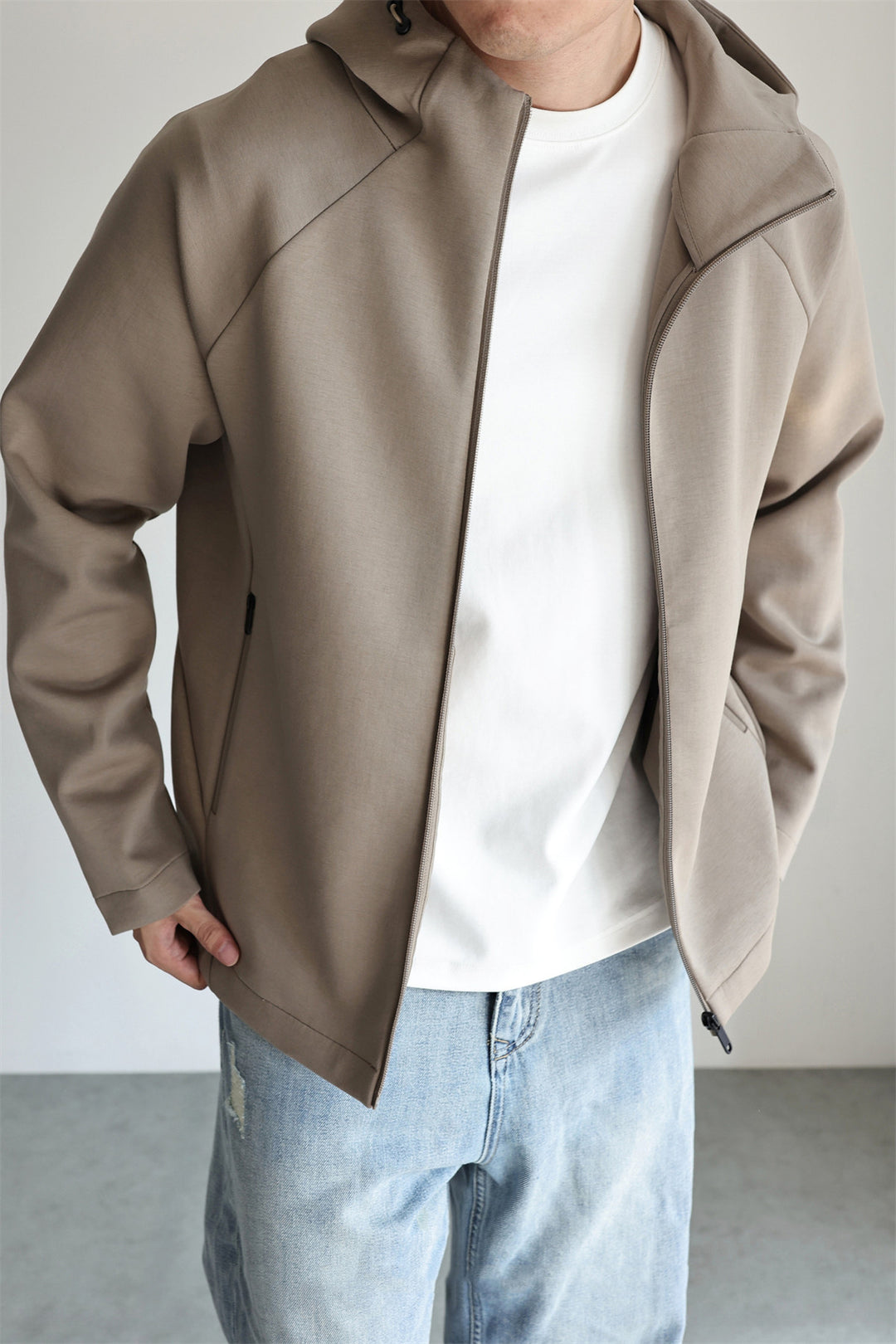 Herren Leichte Kapuzenjacke aus technischem Jersey mit verdecktem Reißverschluss Drune