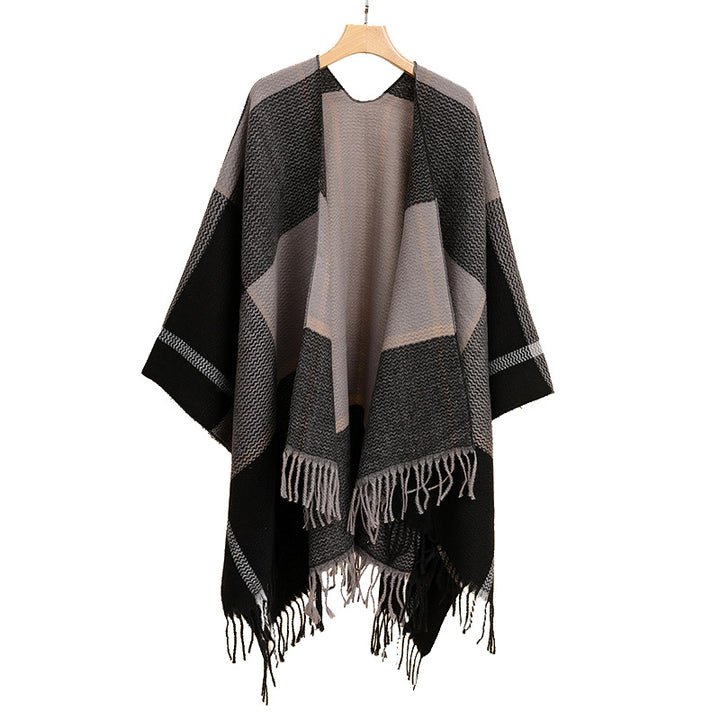 Damen Oversize-Capeponcho aus strukturierter Strickmischung mit V‑Ausschnitt, Karomuster und Fransen Drune