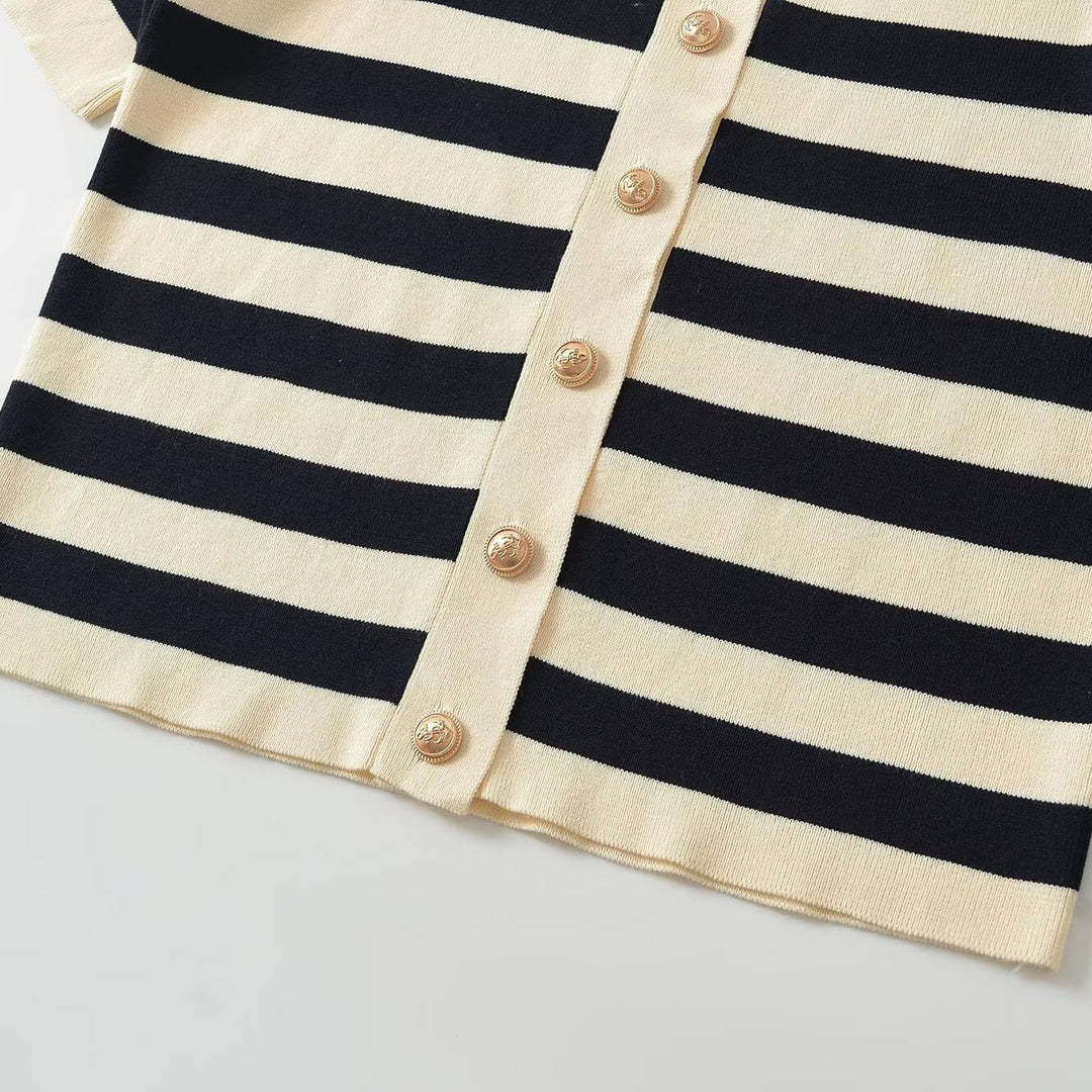 Damen Kurzärmelige gestreifte Strickjacke mit dekorativen Metallknöpfen Drune
