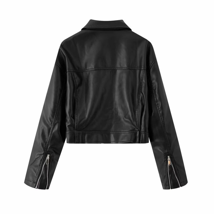 Damen nan kurzes Kunstlederjacke im Cropped‑Cut mit Hemdkragen, Druckknopfleiste und Pattentaschen Drune