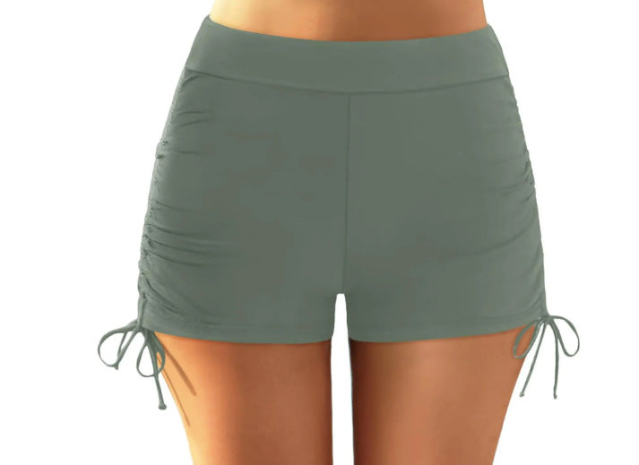 Damen Figurschmeichelnde Badeshorts mit Raffung und Seitenschnürung Drune