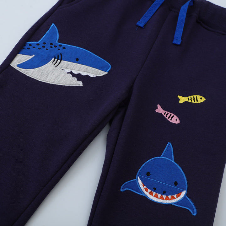Jungen Sweatpants mit niedlichem Haifischmotiv Drune