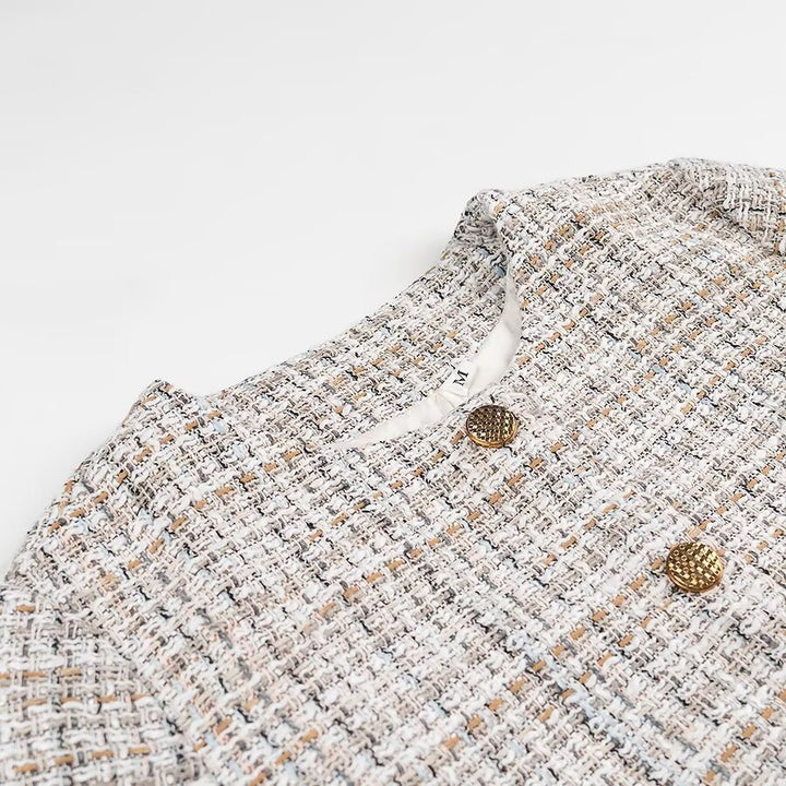 Damen Kurzjacke aus Bouclé‑Tweed mit rundem Ausschnitt und dekorativen Goldknöpfen Drune