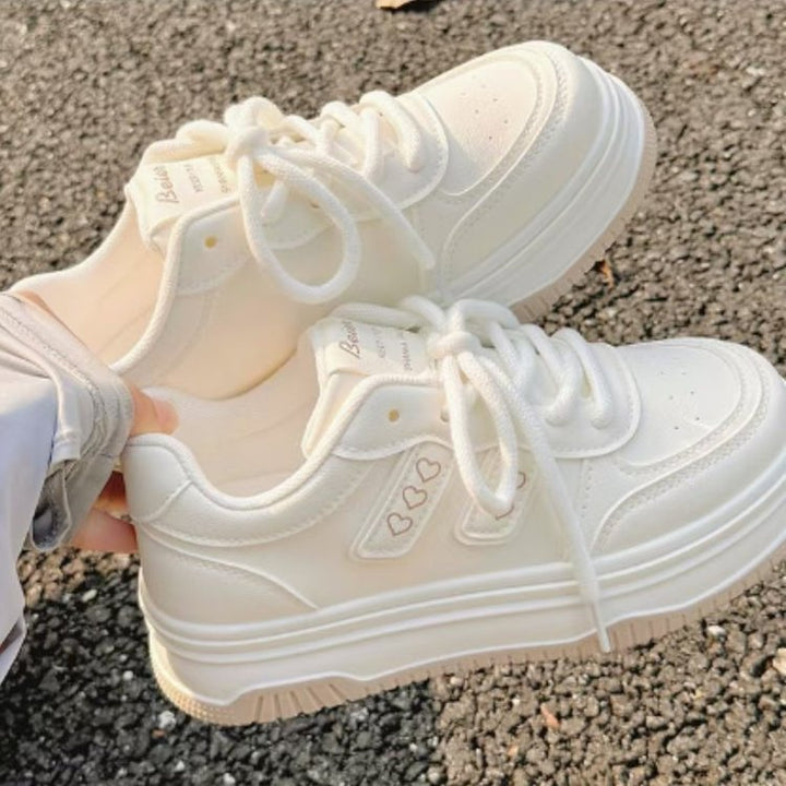 Damen Plateau-Sneaker mit modischem Herz-Design und dämpfender Sohle Drune