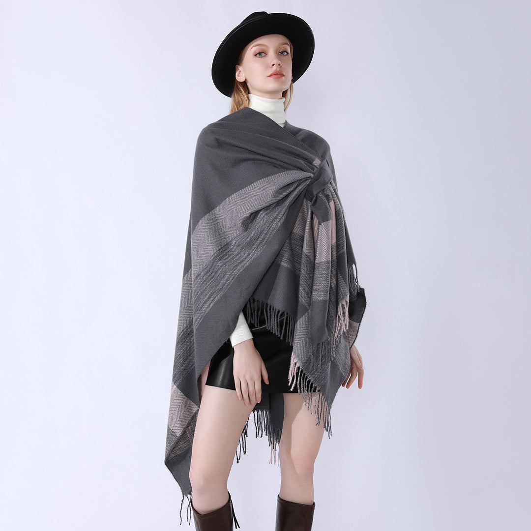 Damen Capeponcho aus Wollmix mit Ärmelschlitzen, offener Front und Fransenabschluss Drune