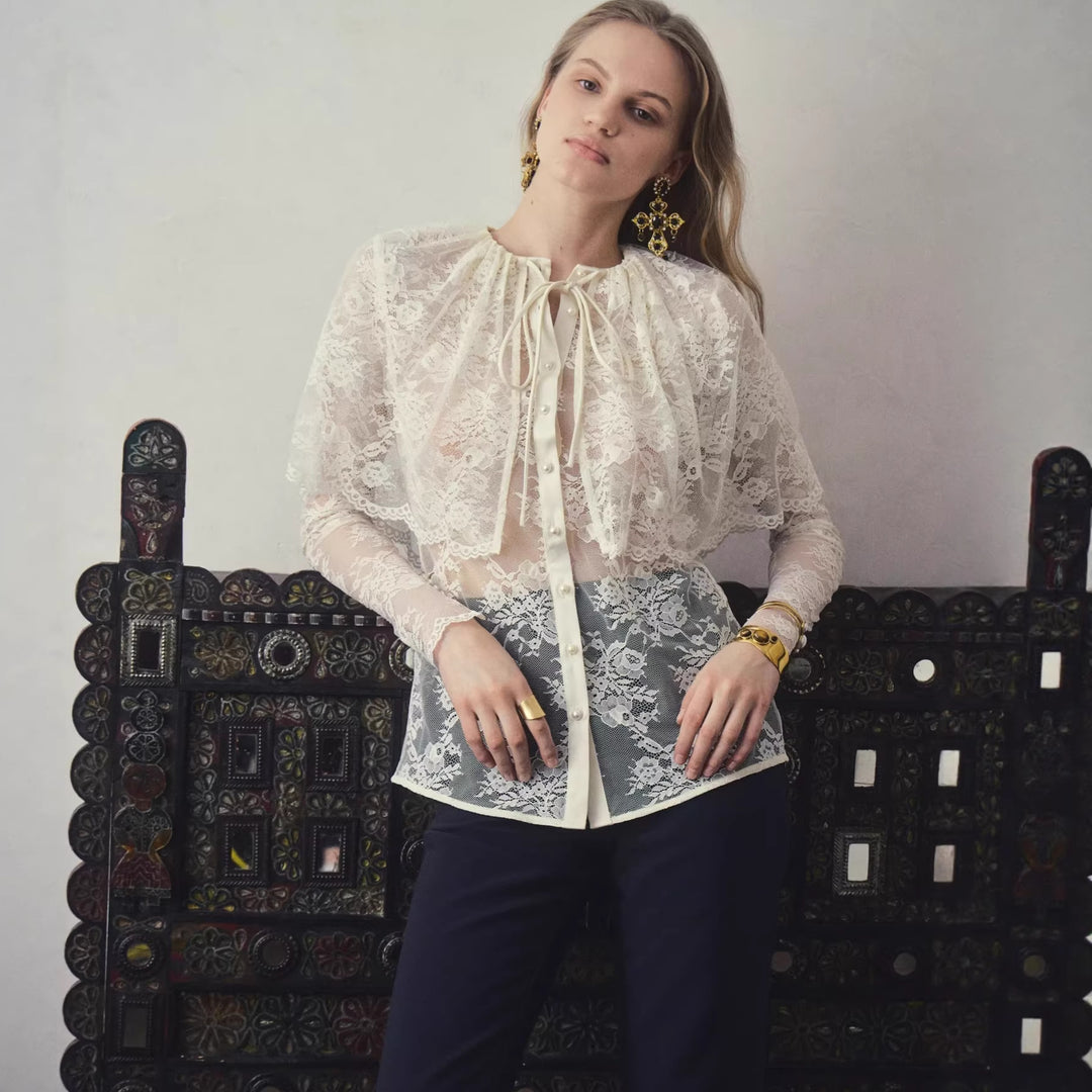 Damen Spitzenbluse mit eleganter Schleifenverzierung und transparenten Einsätzen Drune