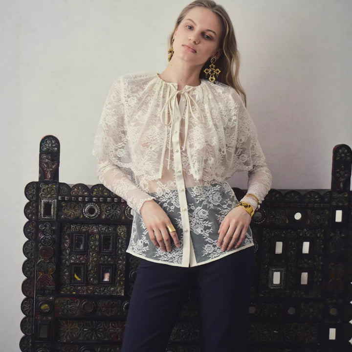 Damen Spitzenbluse mit eleganter Schleifenverzierung und transparenten Einsätzen Drune