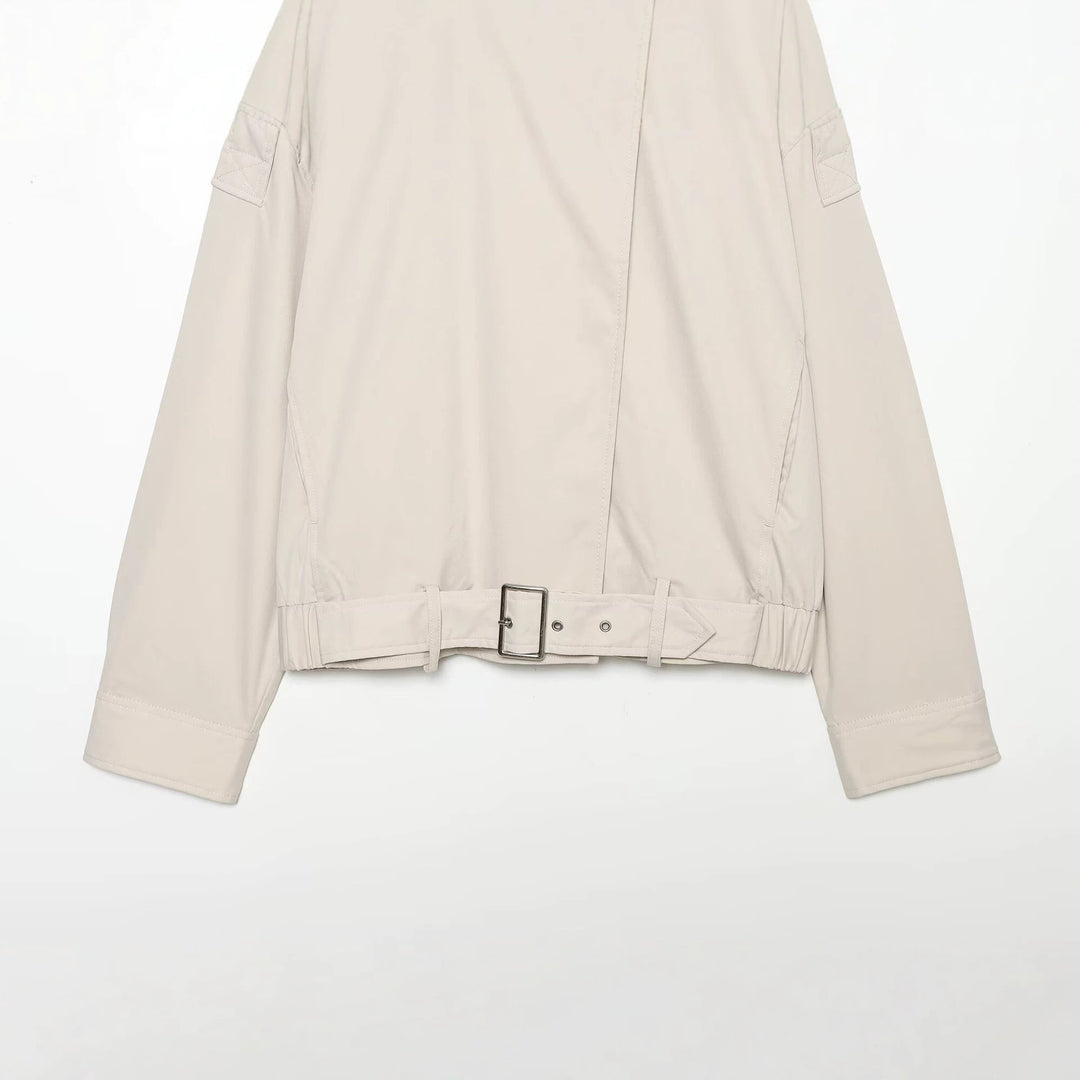 Damen Kurz geschnittene Trench-inspirierte Jacke mit hohem Stehkragen und Taillengürtel Drune