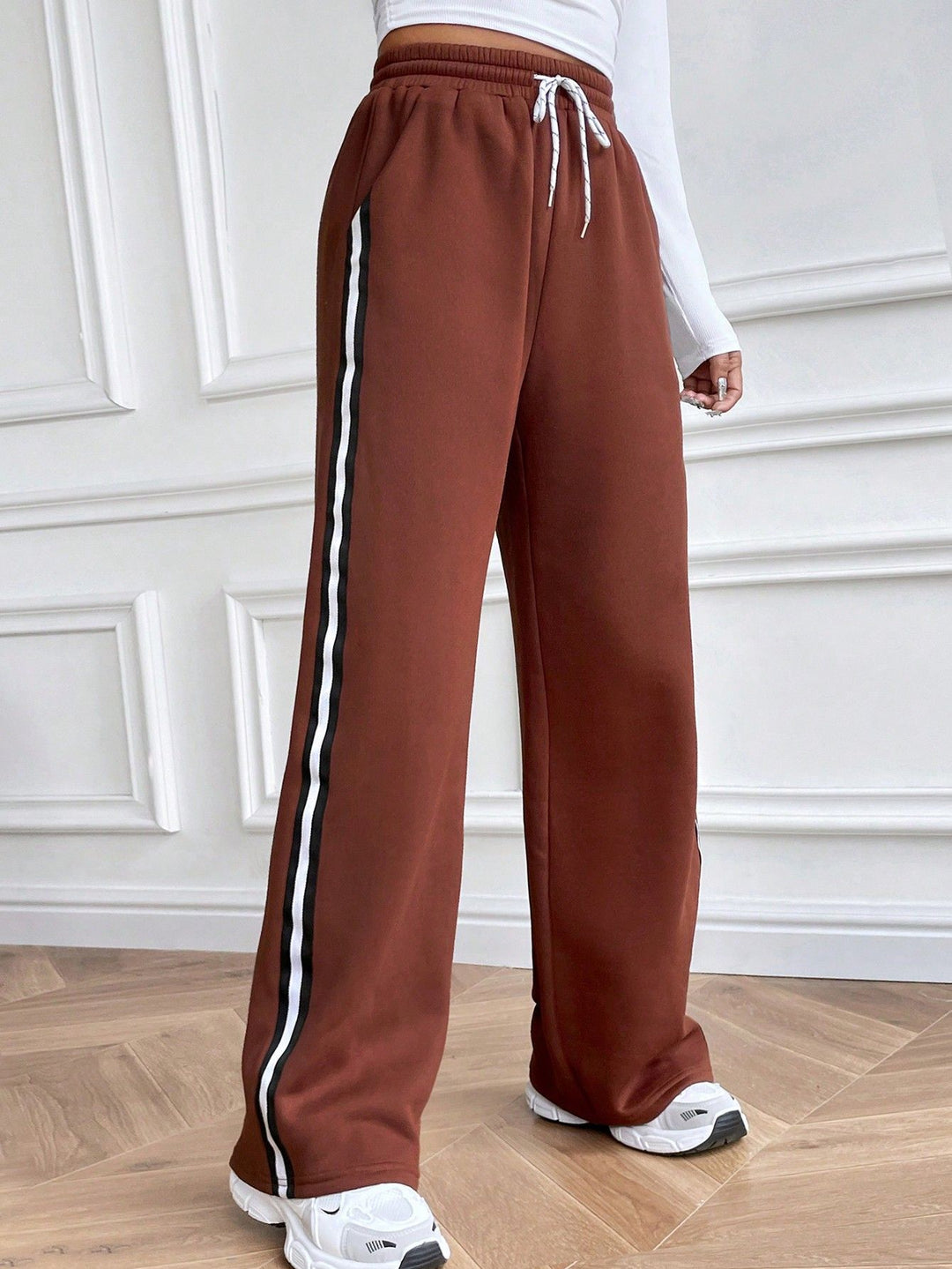 Damen lässige Jogginghose mit breitem Bein und kontrastierenden Streifen Drune