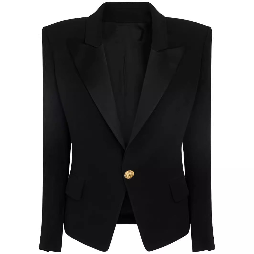 Damen Figurnaher Smokingblazer im Tailoring mit betonter Schulter und goldener Zierknopfleiste Drune