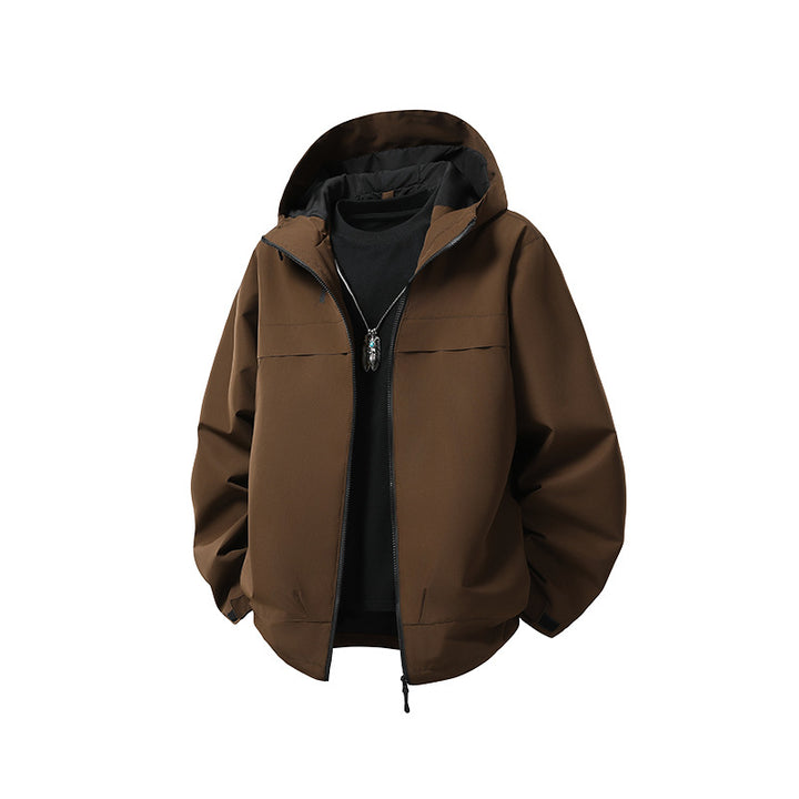 Herren Kapuzen-Softshelljacke mit technischem Windschutz, Two‑Way-Reißverschluss und versteckten Utility-Taschen Drune