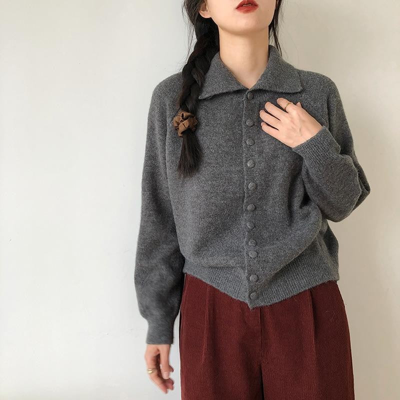 Damen kuschelige Strickjacke mit hochgeschlossenem Kragen und Knopfdetails Drune