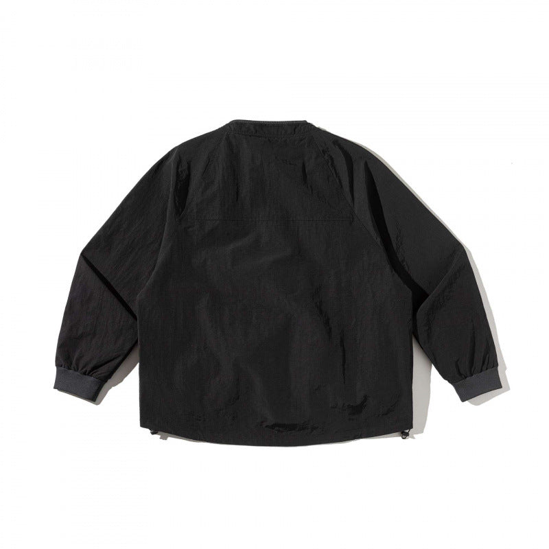 Unisex Kurz geschnittene kastige Overlayer‑Jacke im Utility‑Stil mit aufgesetzten Pattentaschen und Kordelzug Drune