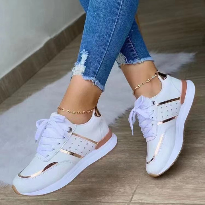 Damen stylische Fashion-Sneaker mit dekorativen Nieten Metallic-Details und gepolstertem Komfortfußbett Drune