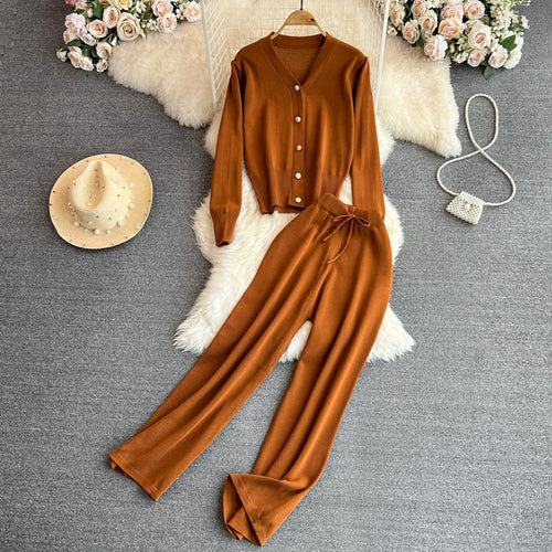 Damen Strickanzug mit weitem Bein und Knopfleiste Drune